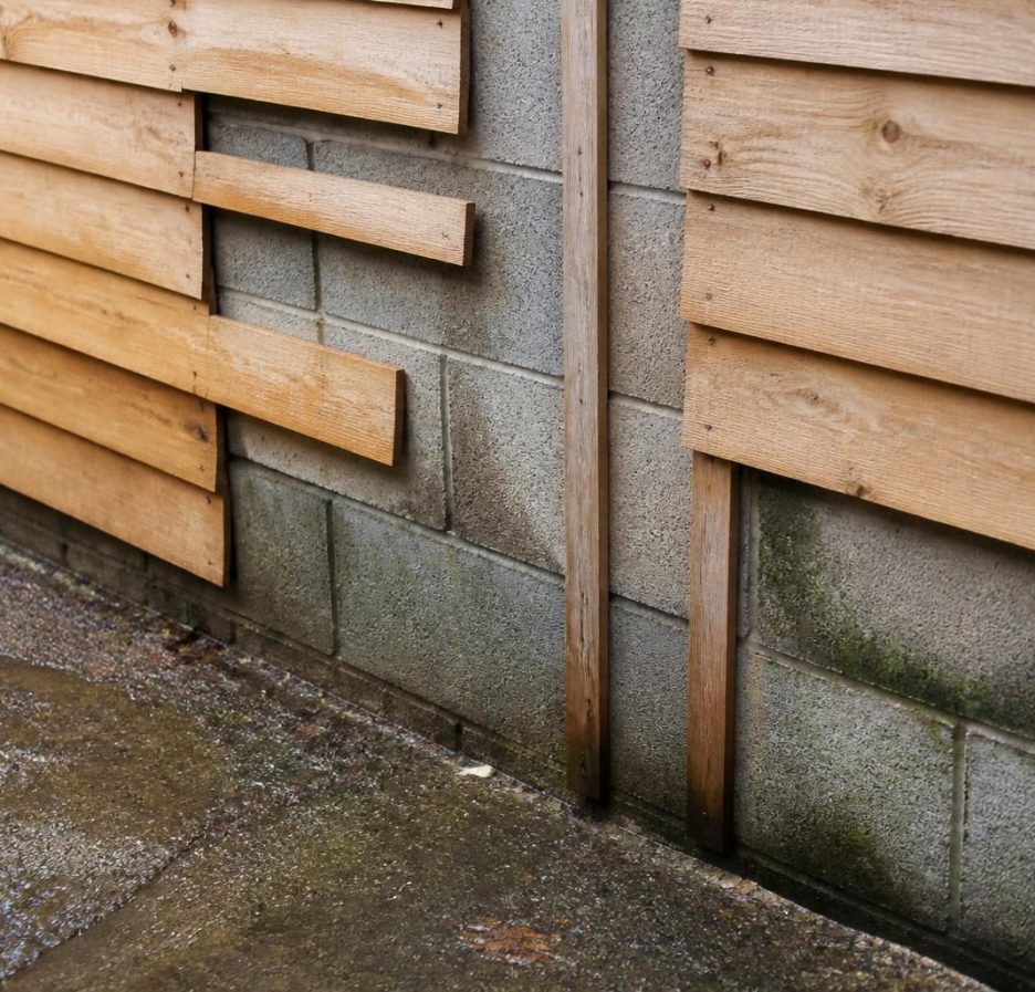 découvrez les erreurs courantes à éviter lors de l'habillage d'un mur en parpaing extérieur avec du bois pour garantir durabilité et esthétisme à votre façade.